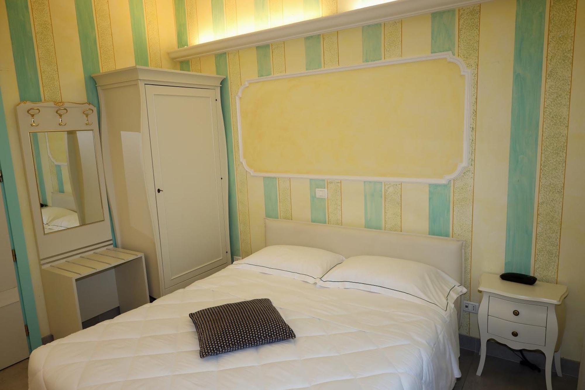 Hotel Ristorante Continental Osio Sotto Bagian luar foto